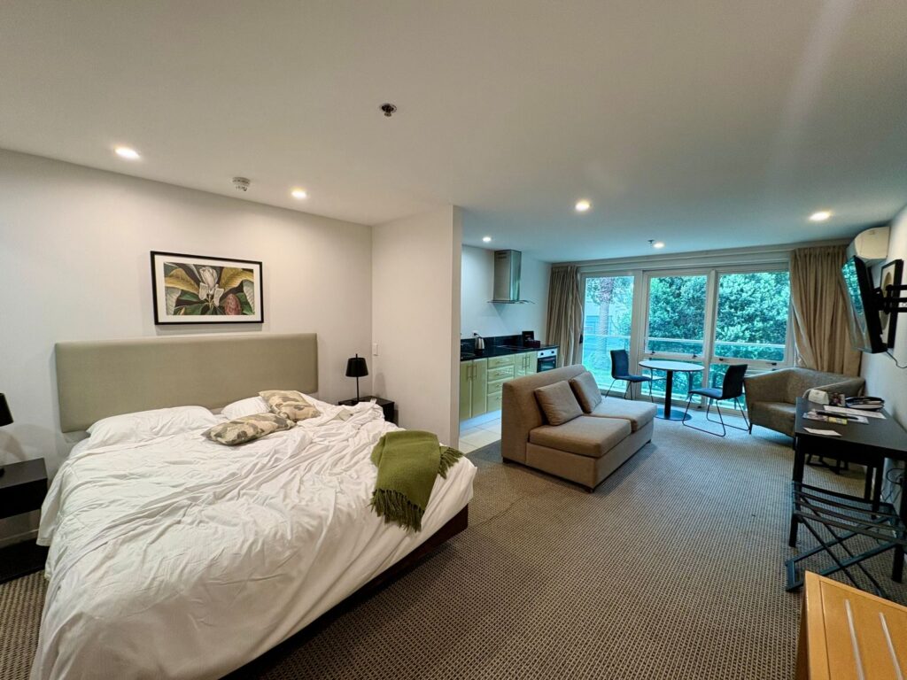 A serviced apartment with kitchenette 