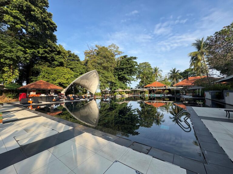 Sentosa Sofitel Resort Pool on a sunny day