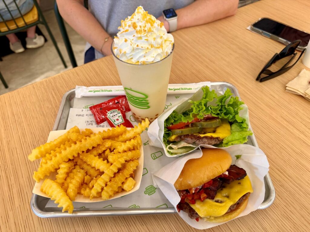A Shake Shack order in Hong Kong with a lettuce burger option to eat gluten-free